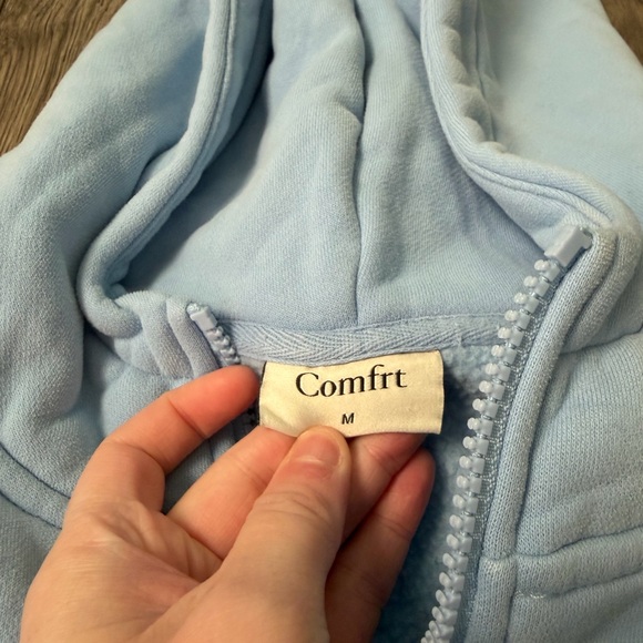 COMFRT zip up - Picture 3 of 5